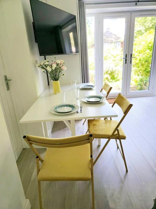 Private Self-Contained Place Bournemouth Bagian luar foto